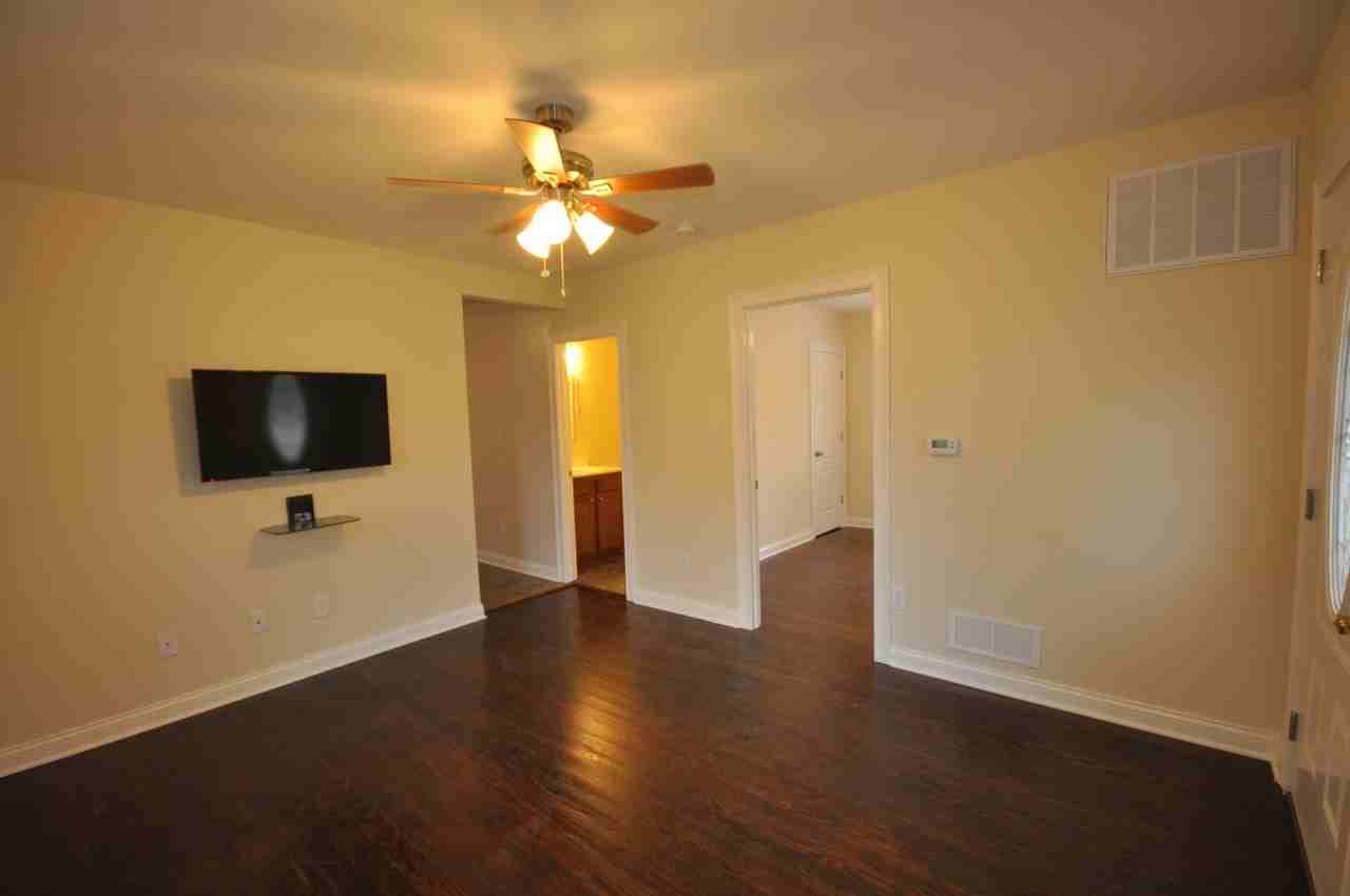 628 Addison Ave - Photo 4 of 8