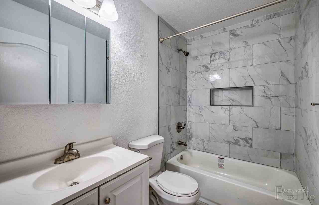 Everest Gardens - Photo 4 of 50