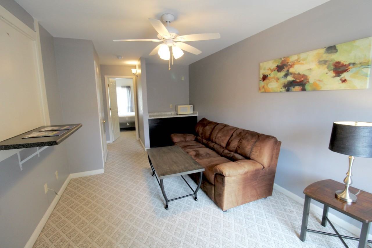 1304 Bradley Dr - Photo 4 of 25