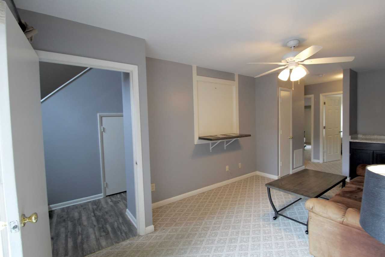 1304 Bradley Dr - Photo 5 of 25