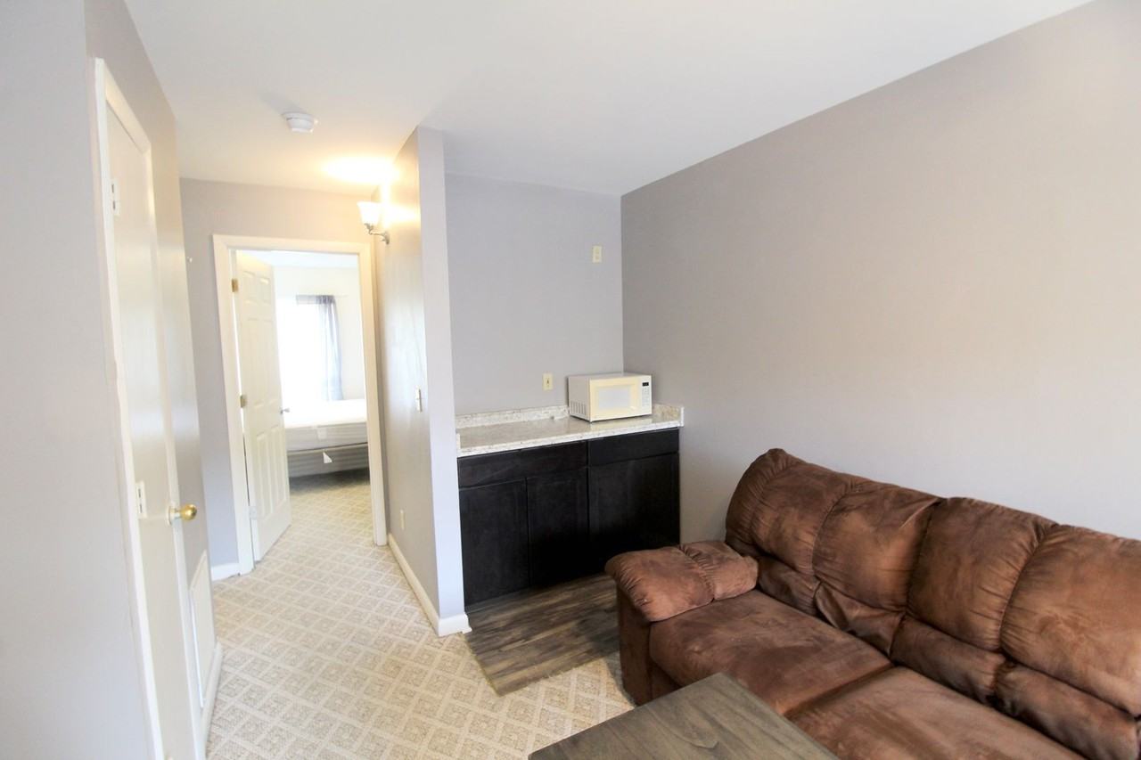 1304 Bradley Dr - Photo 7 of 25