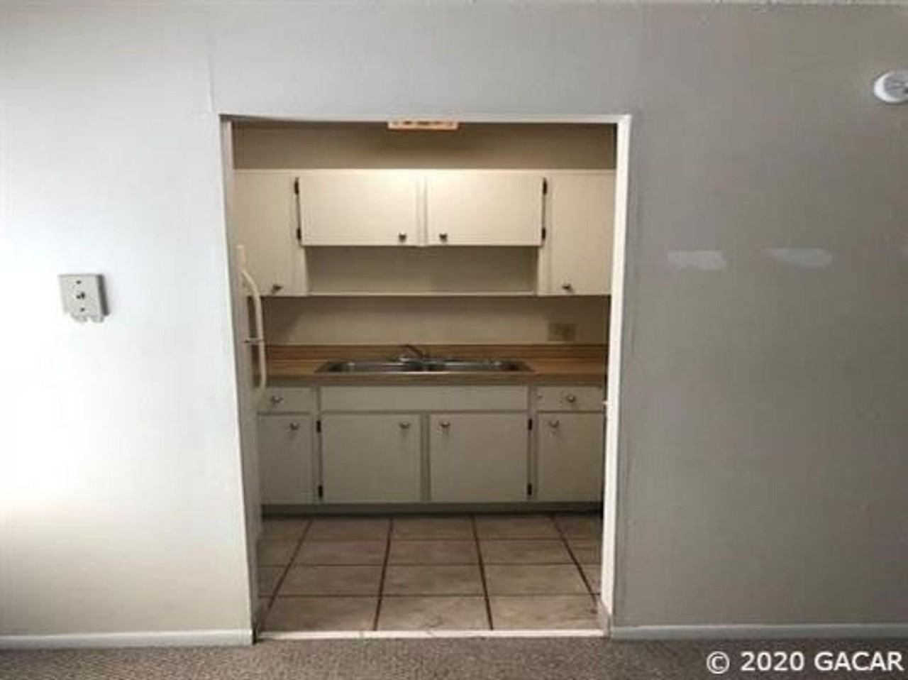 914 Sw 8th Ave #18 - Photo 4 of 10