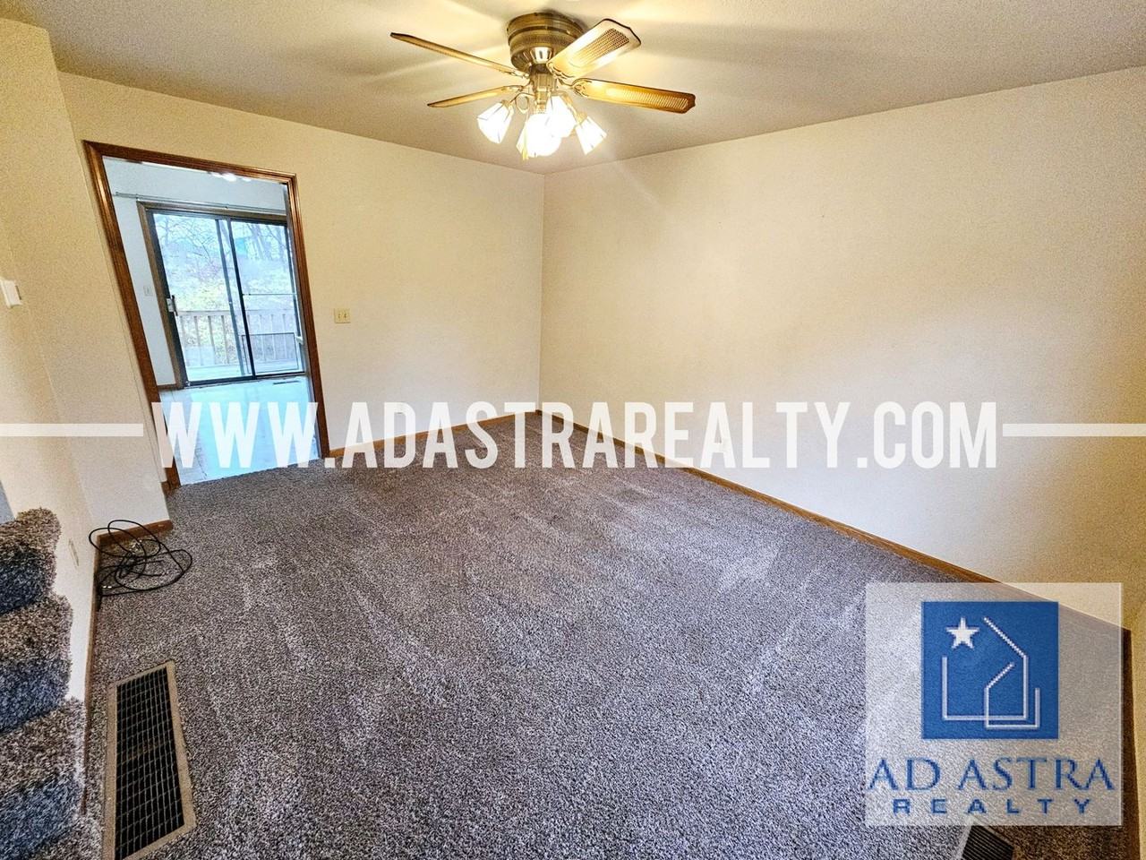 4519 E 139th St - Photo 3 of 30