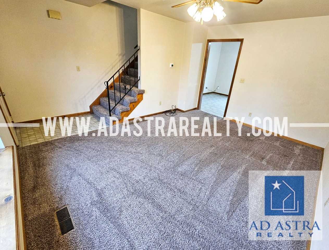 4519 E 139th St - Photo 4 of 30