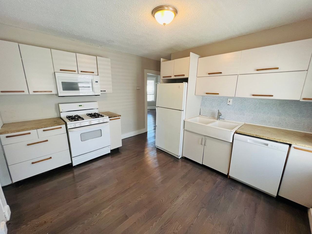 95 Draper Street - Photo 7 of 15