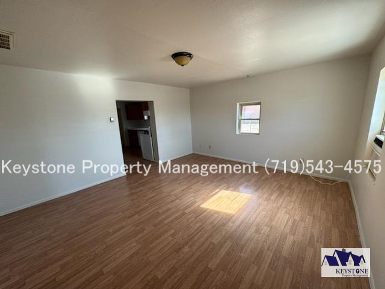 2705 E 10th St - Photo 2 of 20