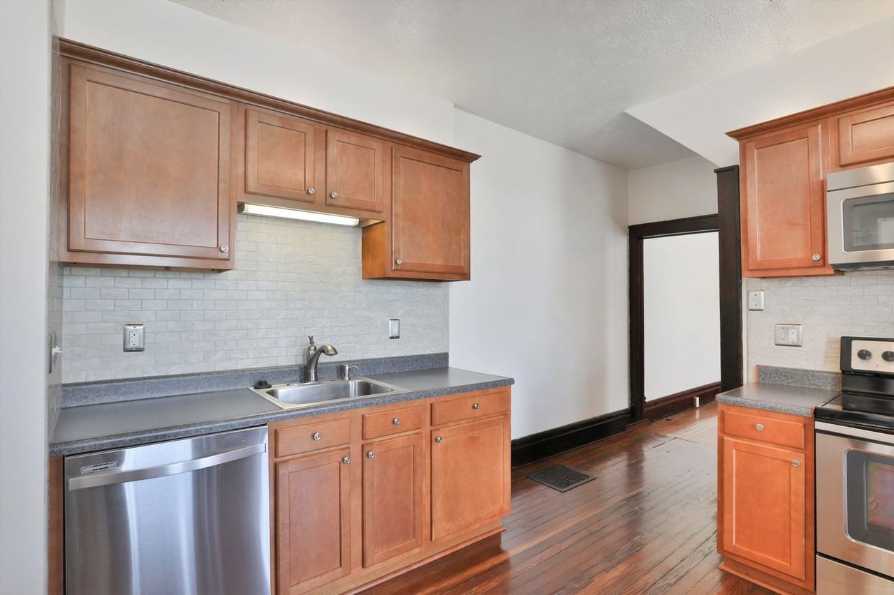 43 East Blake Avenue - Photo 5 of 23