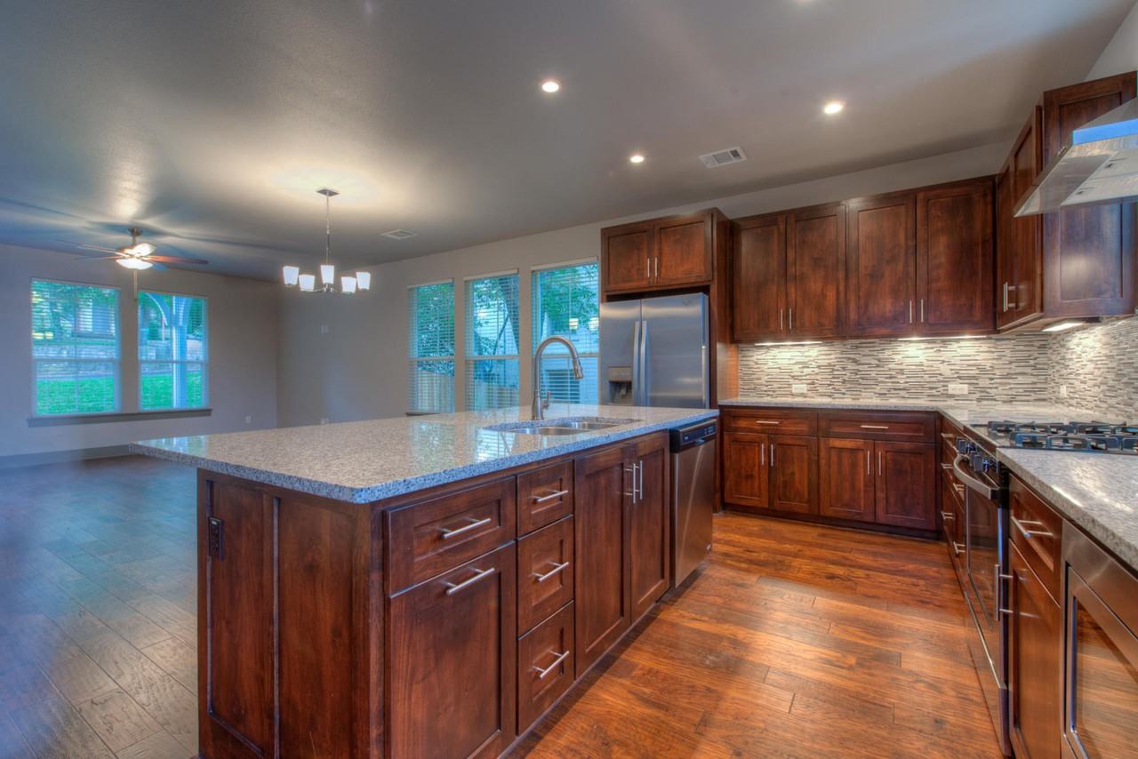 3110 Grandview St - Photo 4 of 32