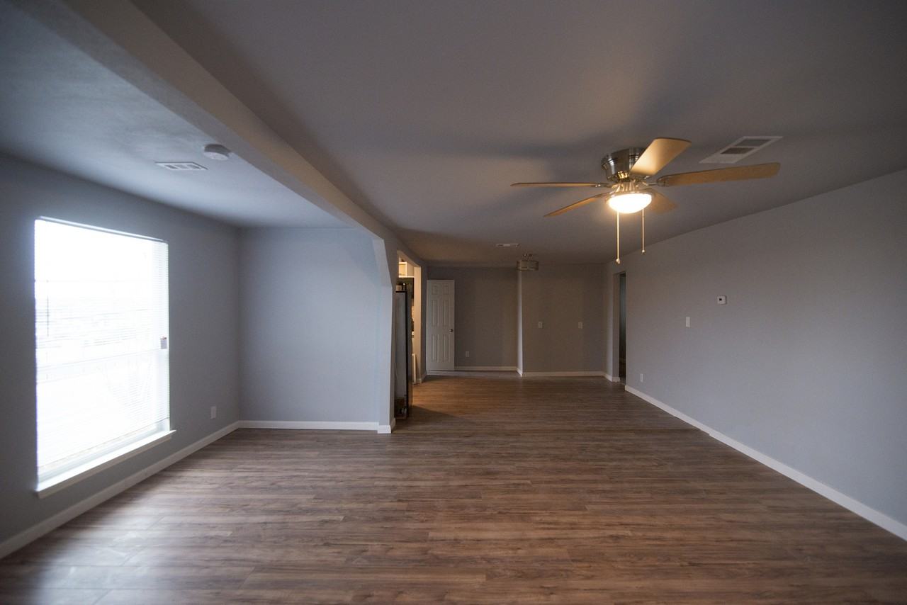 1200 Walnut Ave - Photo 2 of 9