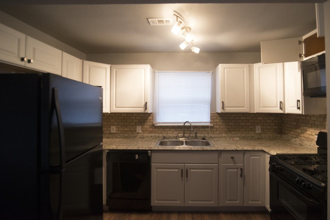 1200 Walnut Ave - Photo 3 of 9