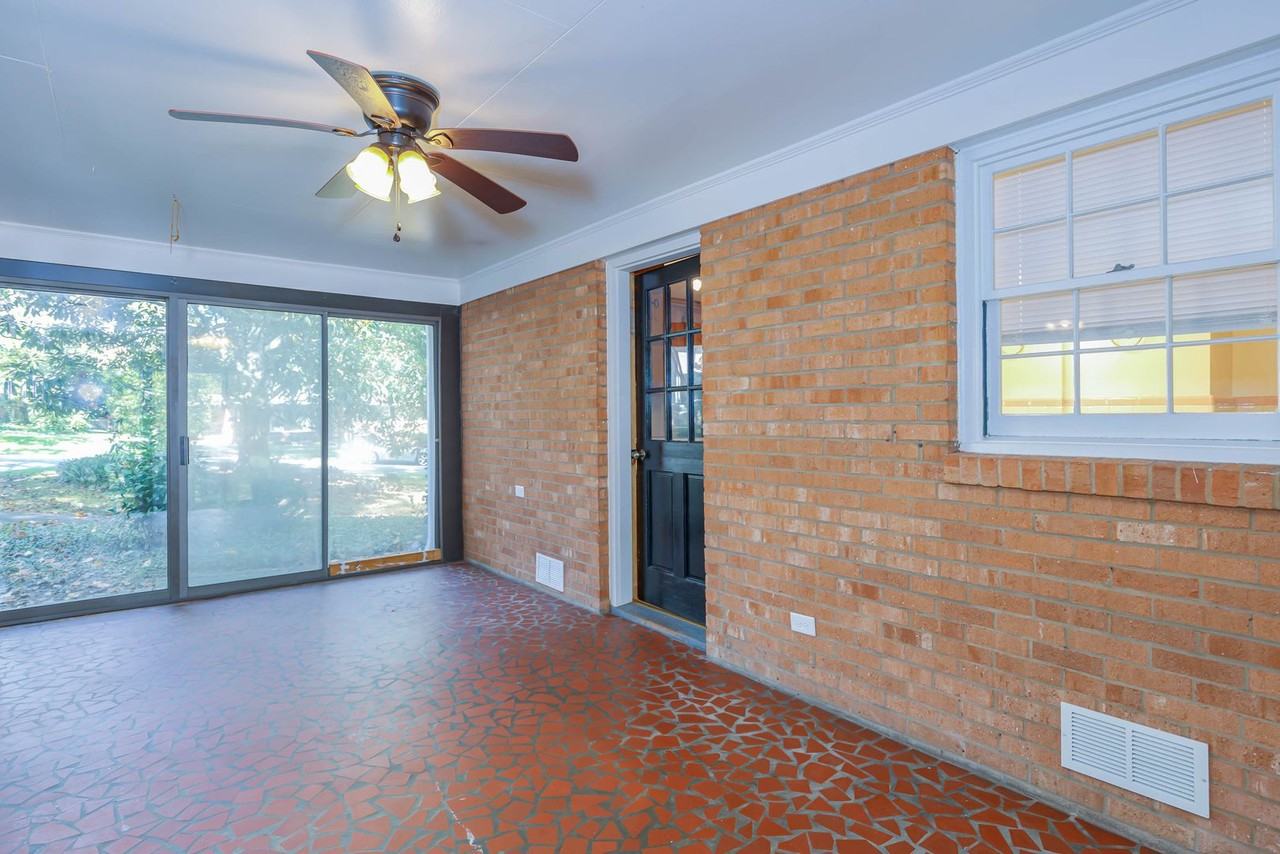 608 Candlewood Dr - Photo 5 of 34