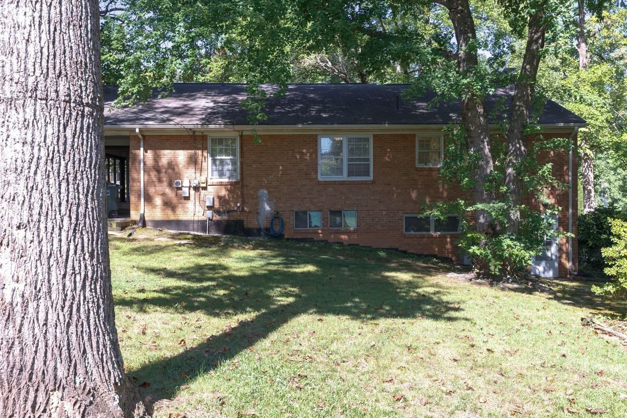 608 Candlewood Dr - Photo 7 of 34