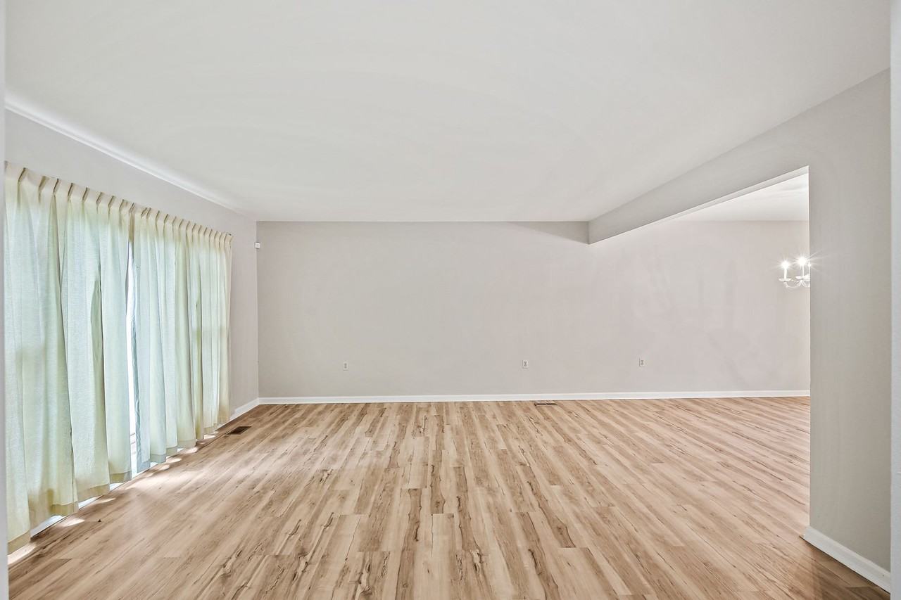 23 Liberty Ridge Ct - Photo 3 of 27