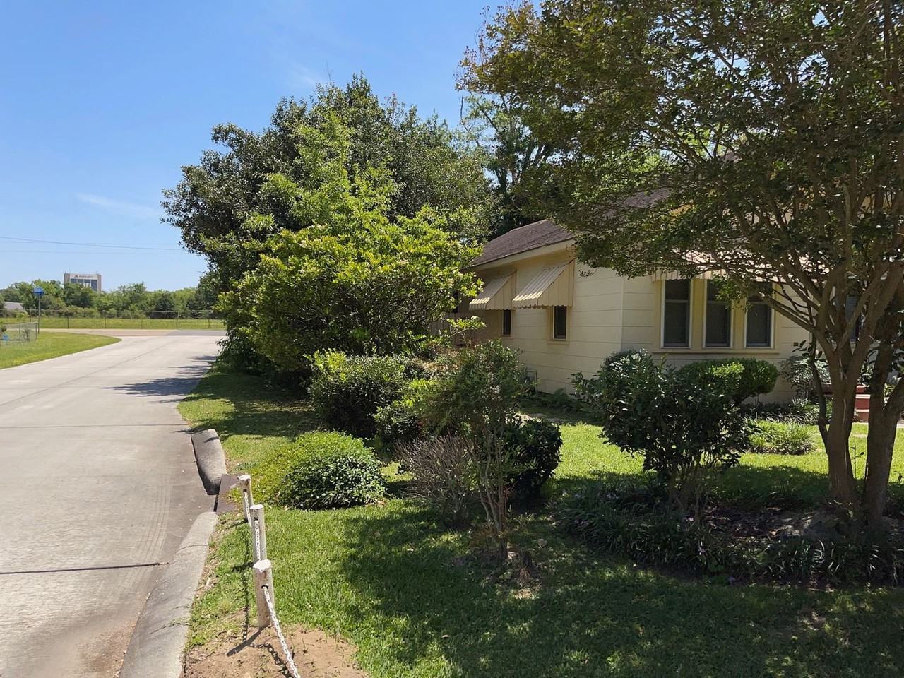 2525 Valley St - Photo 3 of 36