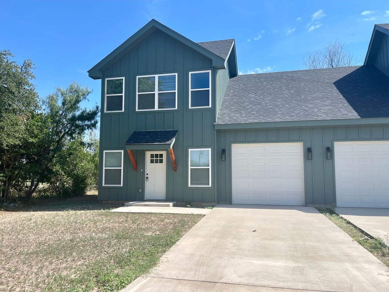 1301 Cedar St - Photo 2 of 28