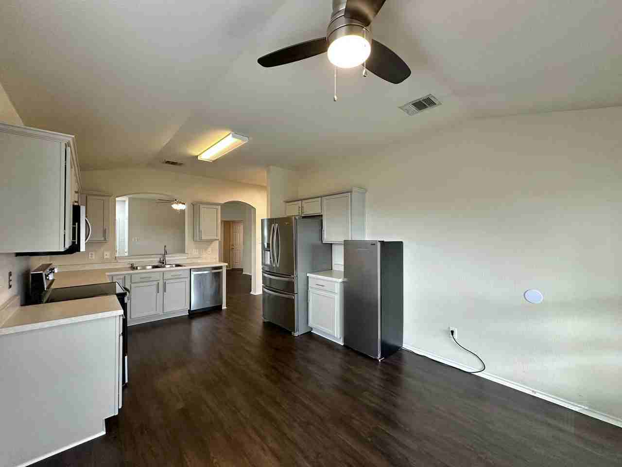 4510 Causeway Ct - Photo 6 of 29