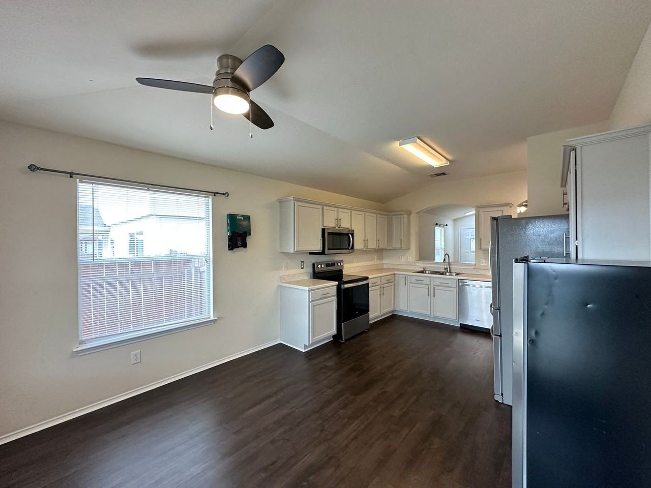 4510 Causeway Ct - Photo 7 of 29