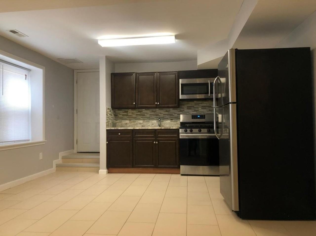 4902 Pine St - Photo 3 of 12