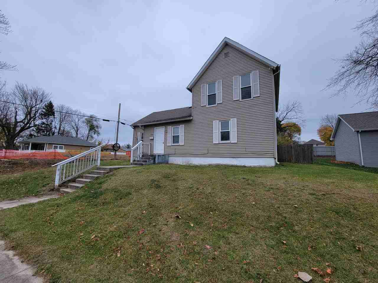 916 N Hill St - Photo 2 of 50