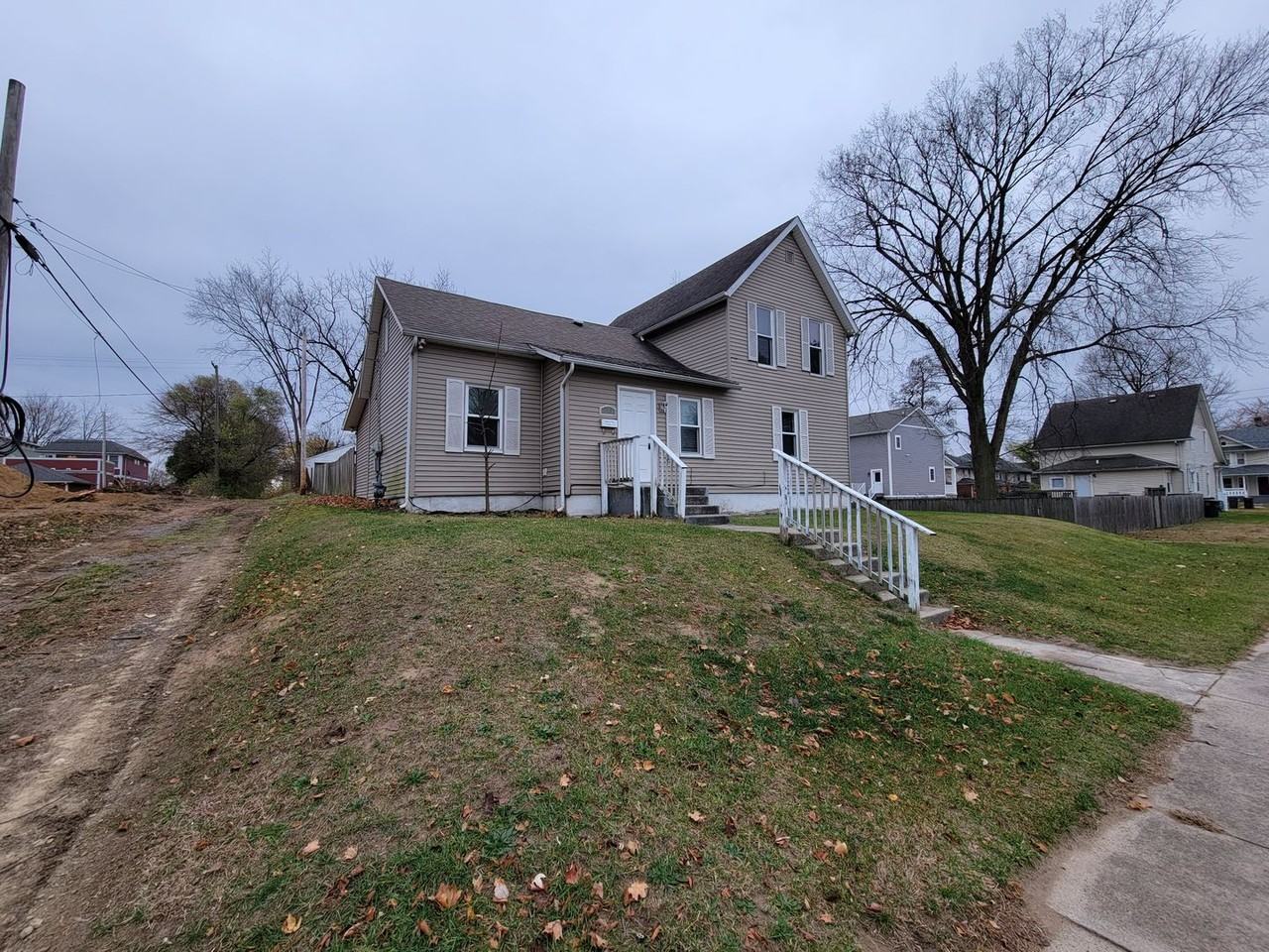 916 N Hill St - Photo 4 of 50