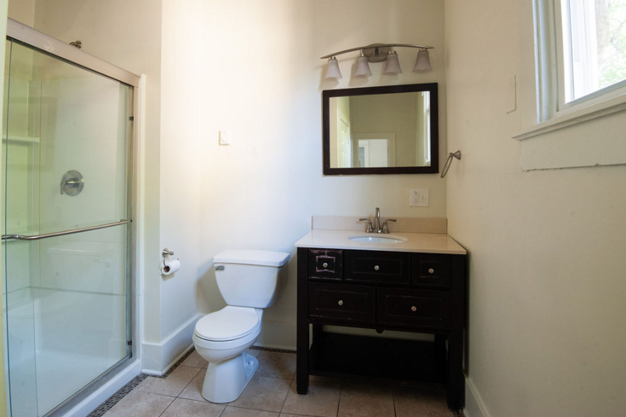 319 N Lincoln St - Photo 7 of 10