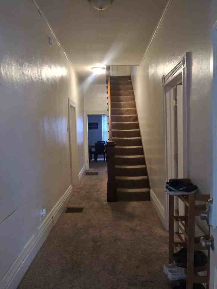 416 South Dunn Street - Photo 3 of 38