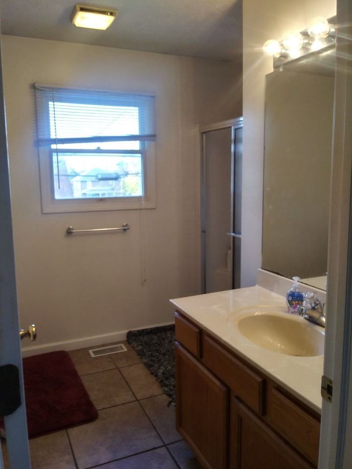 S Dunn St - Photo 2 of 11