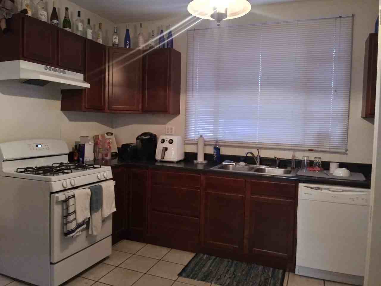 1202 N Walnut St - Photo 5 of 47