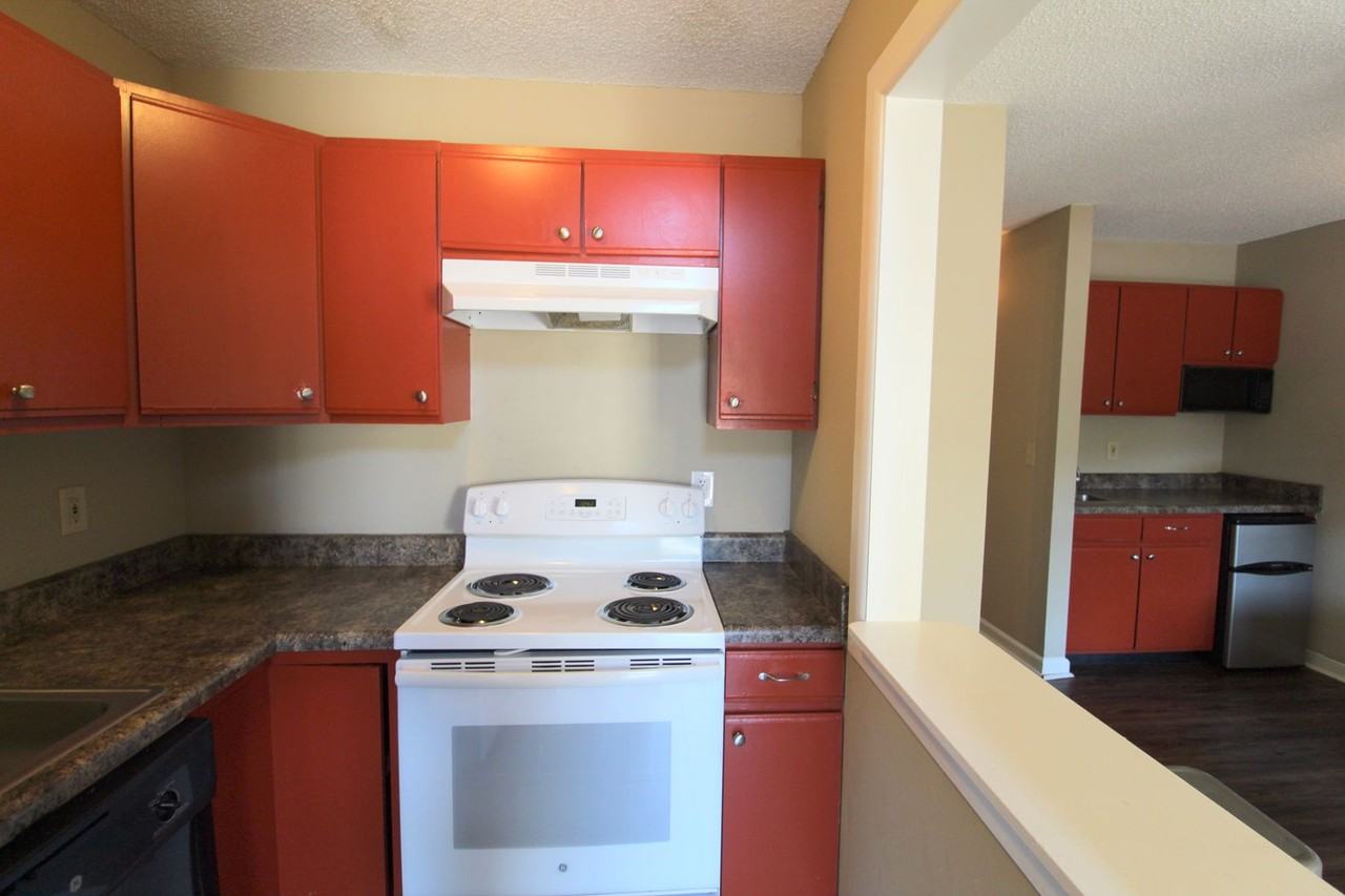 1319 Bradley Dr - Photo 7 of 20