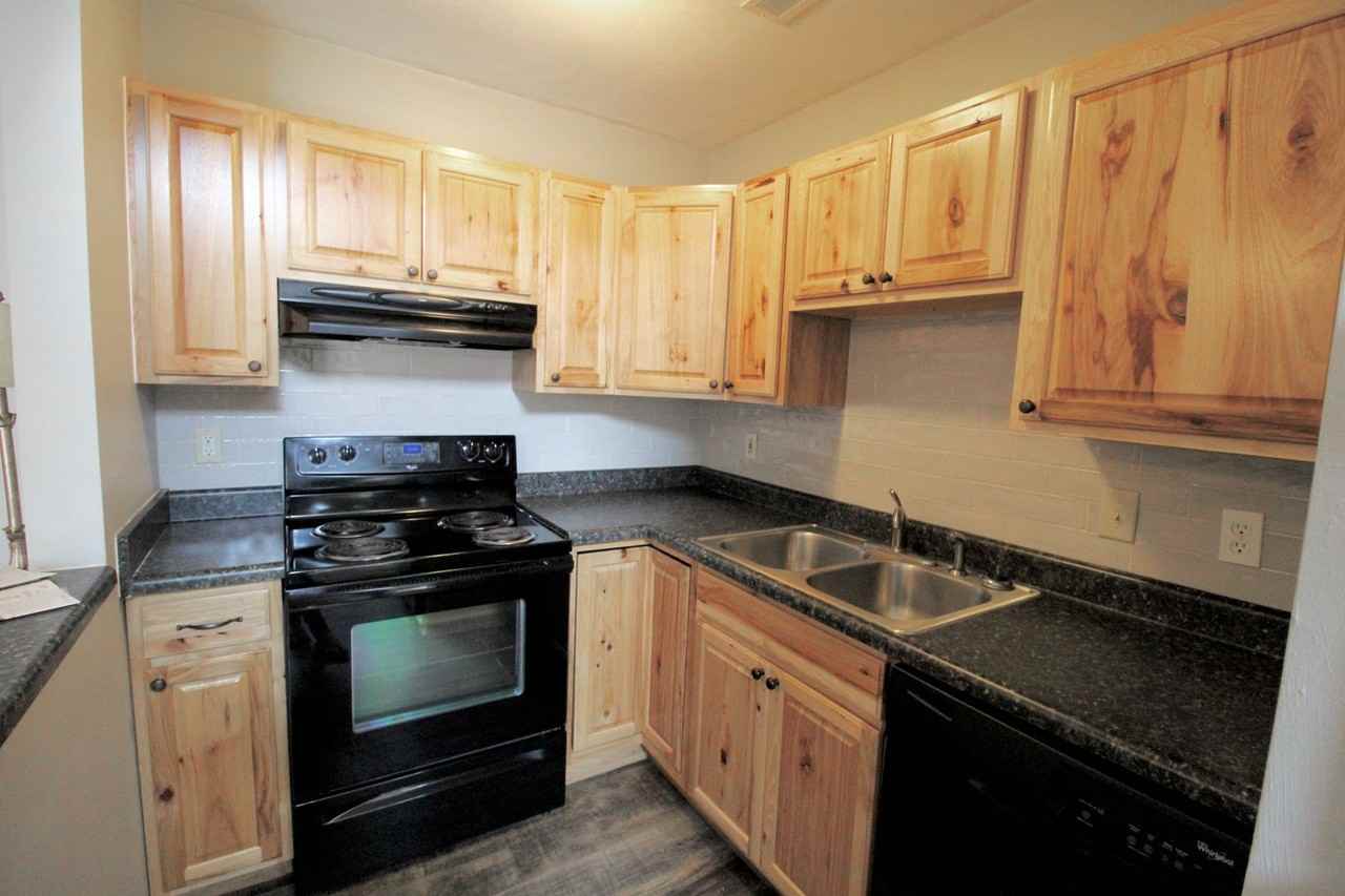 1416 Bradley Dr - Photo 3 of 26