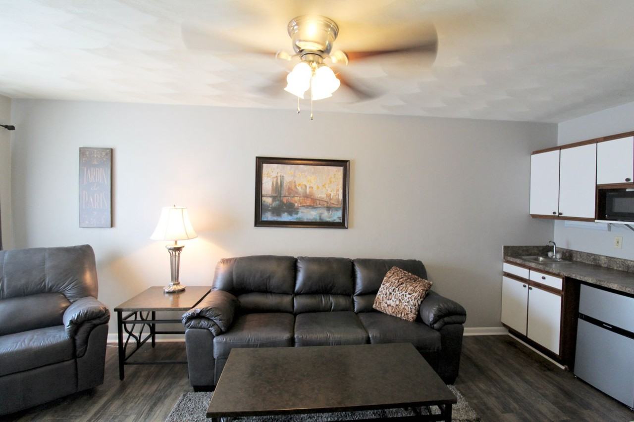 1416 Bradley Dr - Photo 4 of 26