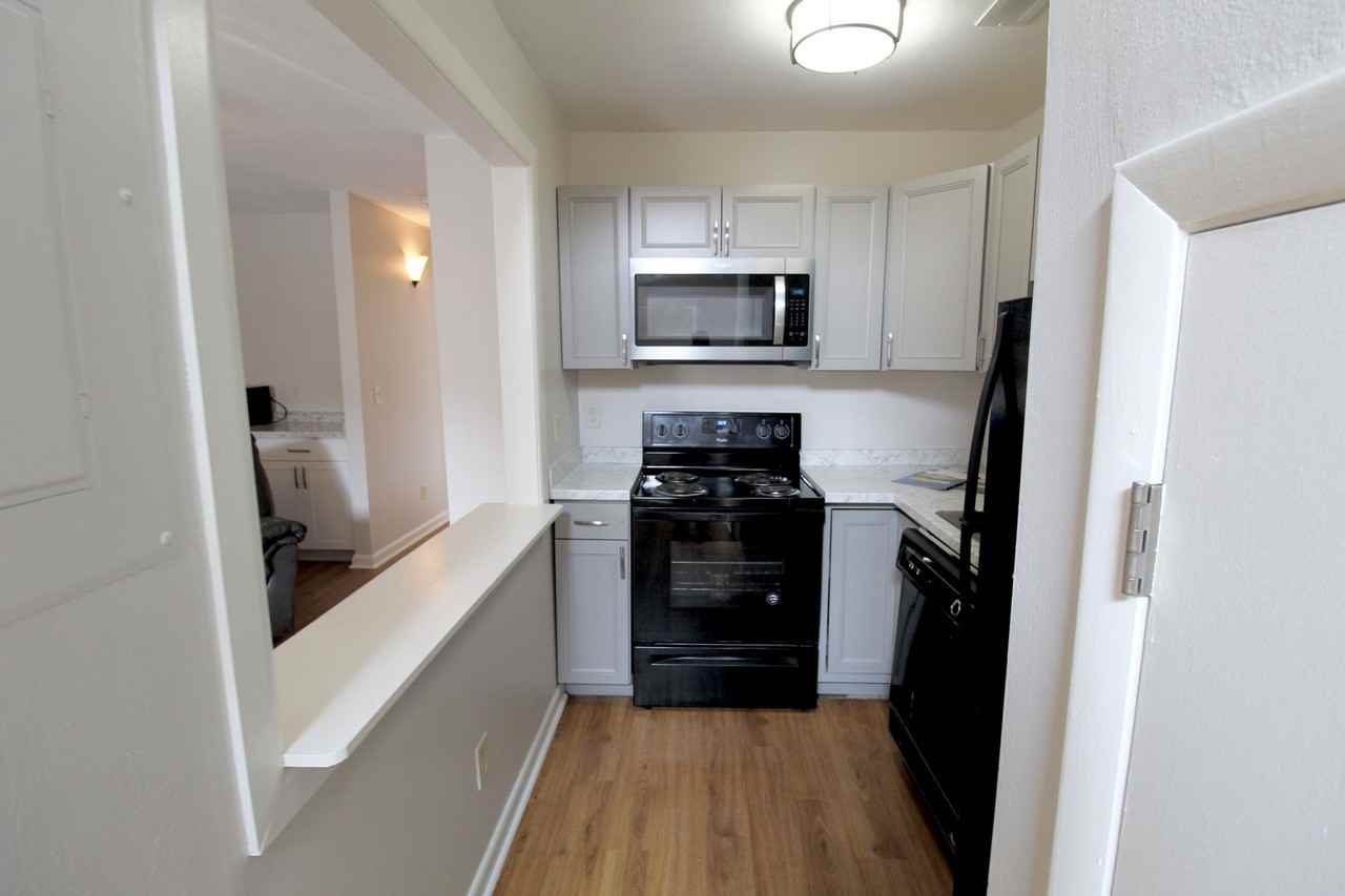 1420 Bradley Dr - Photo 2 of 30