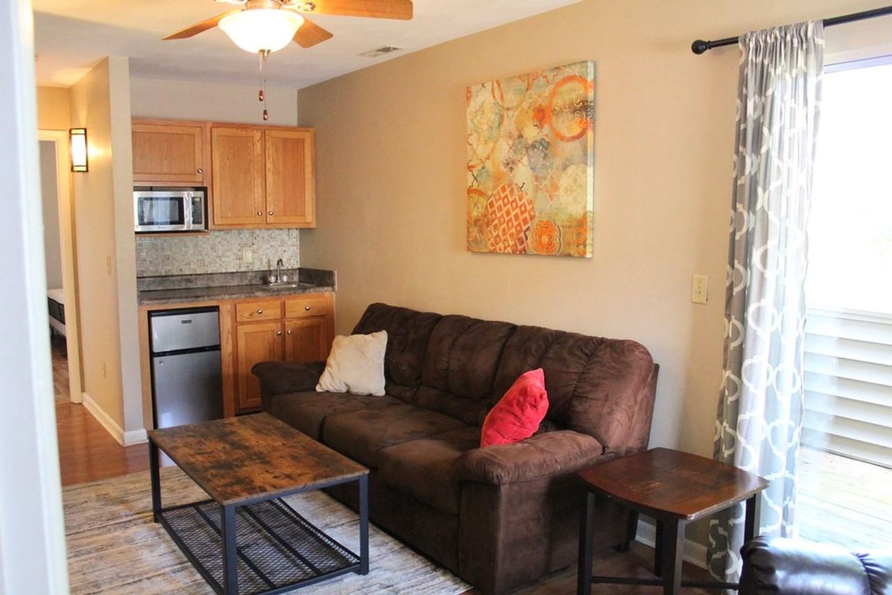 1450 Bradley Dr - Photo 4 of 30