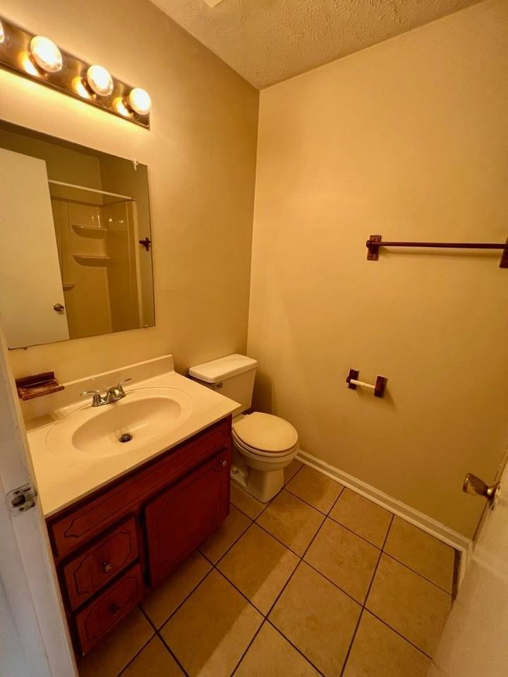 2124 Doctor Martin Luther King Jr Blvd - Photo 7 of 8