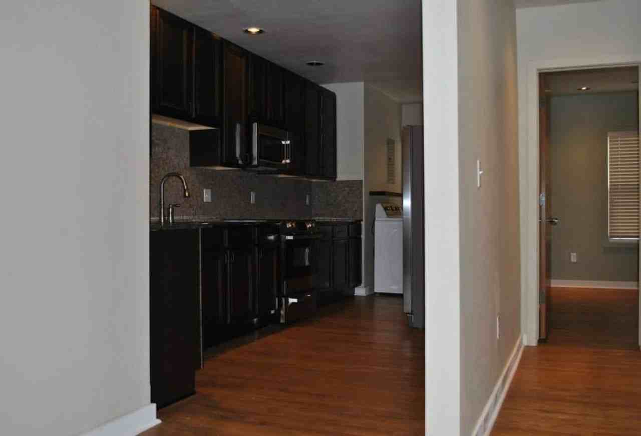 1219 Nw 18th St - Photo 2 of 7