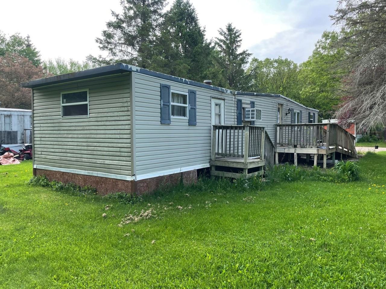 Vesper Manufactured Housing Community - Photo 2 of 11