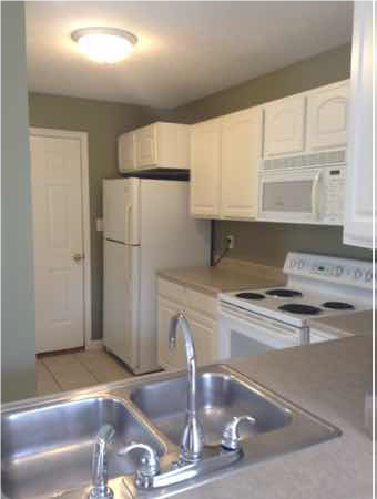 2632 E Oaklawn Ct - Photo 3 of 9