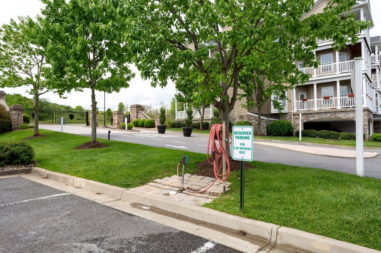 3317 Sun Ct - Photo 5 of 35