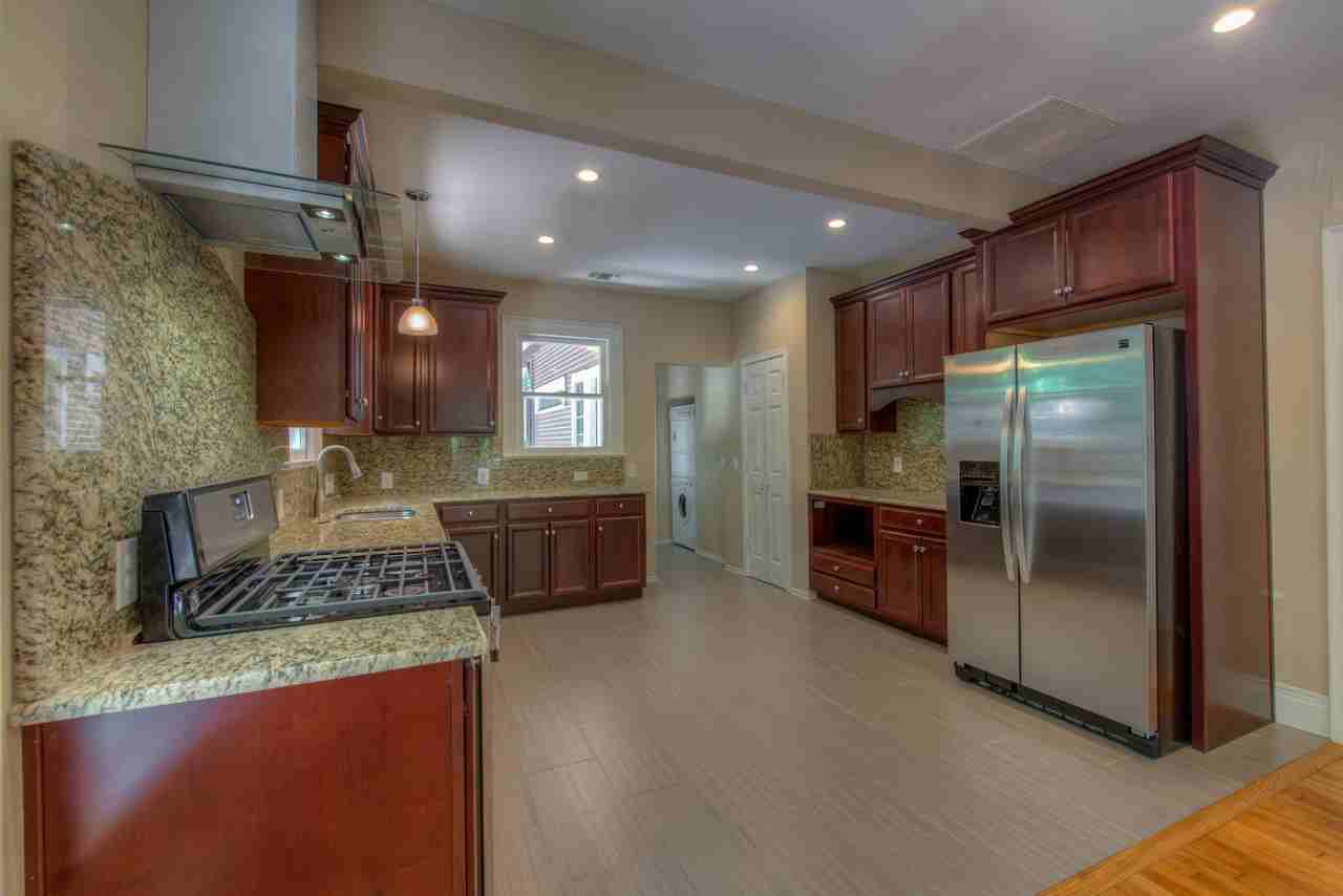 3211 Hampton Rd - Photo 2 of 24