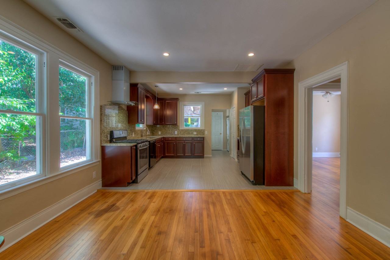 3211 Hampton Rd - Photo 4 of 24