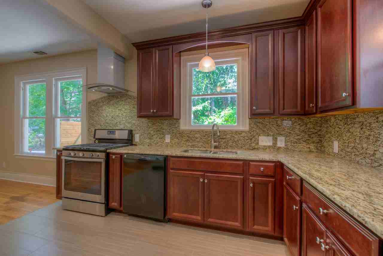 3211 Hampton Rd - Photo 6 of 24