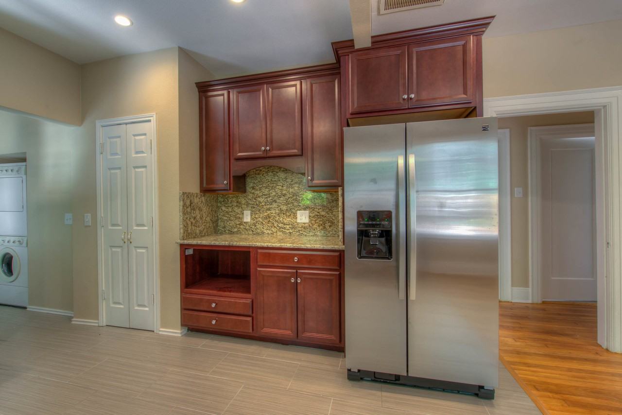 3211 Hampton Rd - Photo 7 of 24