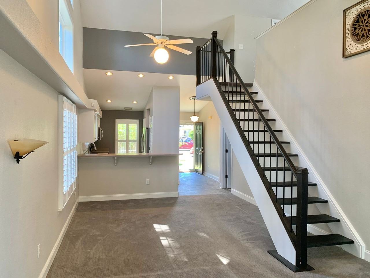 1003 Tomlinson Blvd - Photo 2 of 14