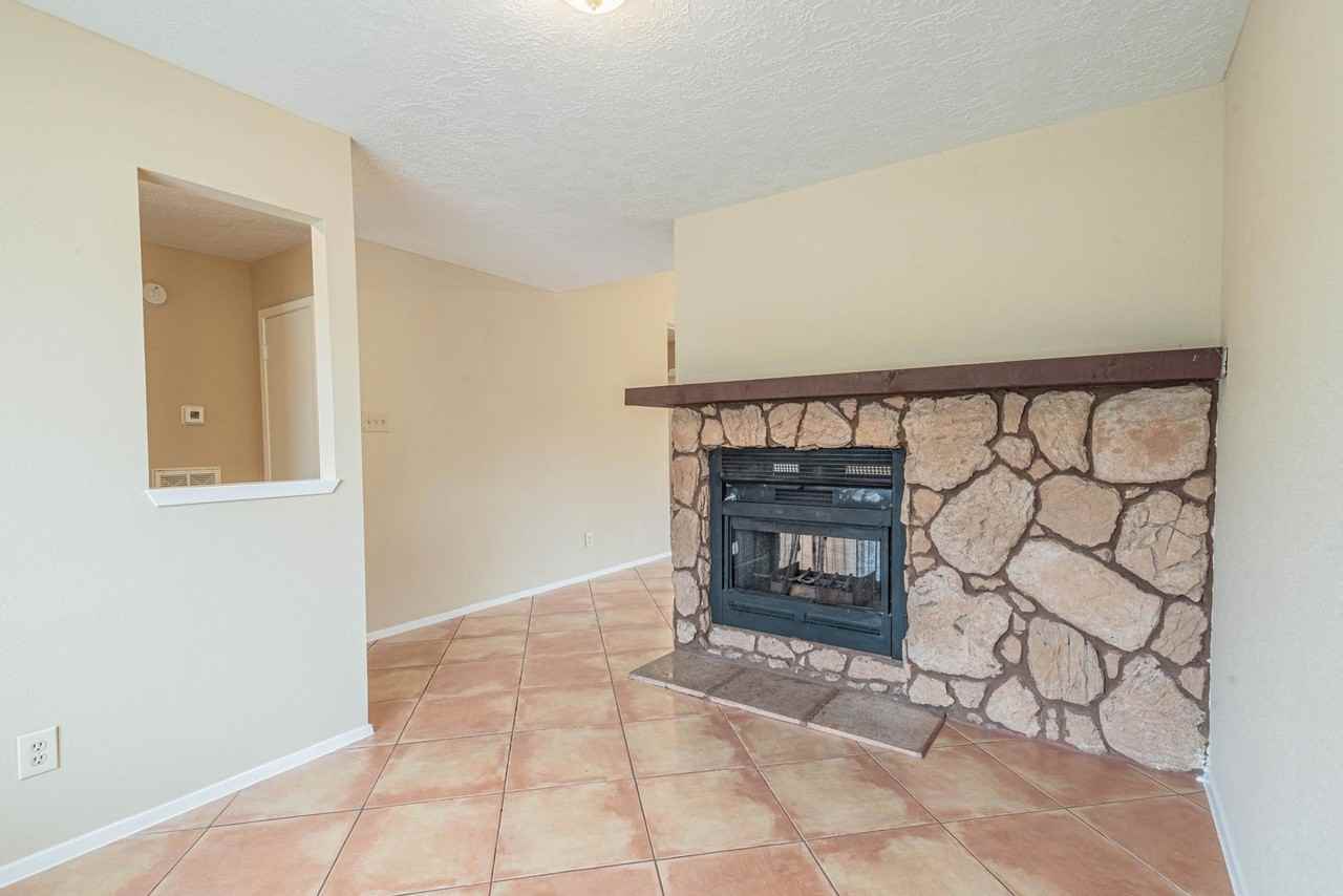 2516 Orion Dr - Photo 3 of 18