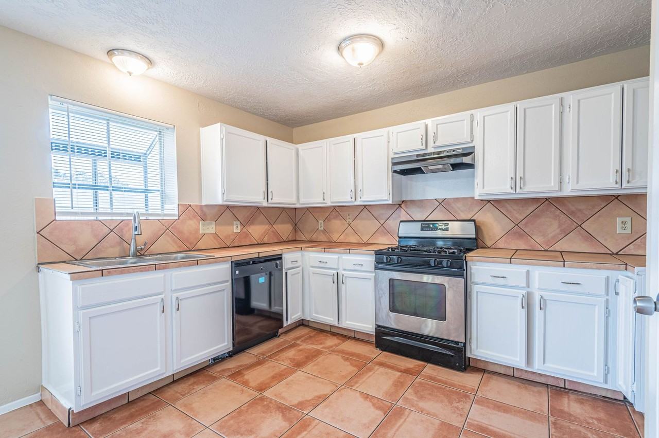 2516 Orion Dr - Photo 6 of 18