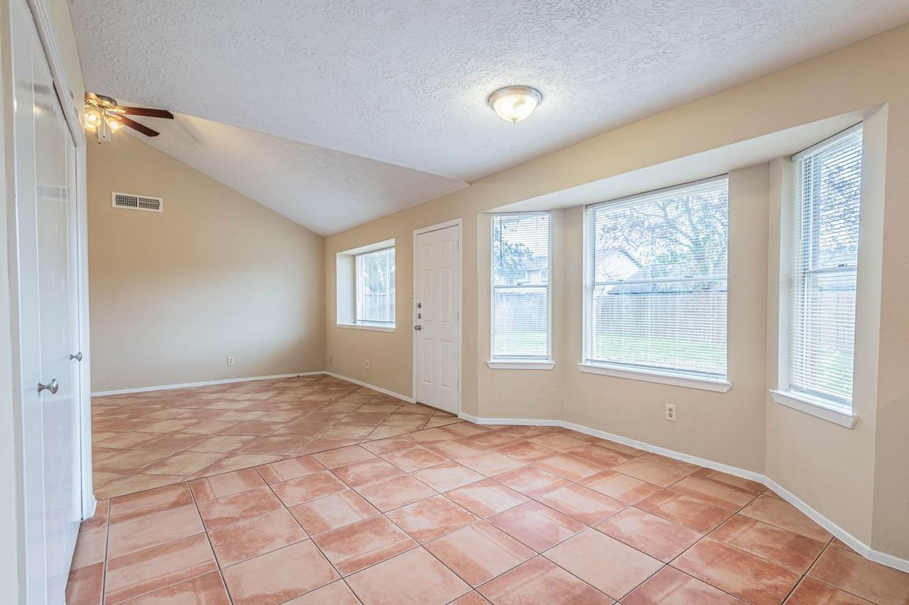 2516 Orion Dr - Photo 7 of 18