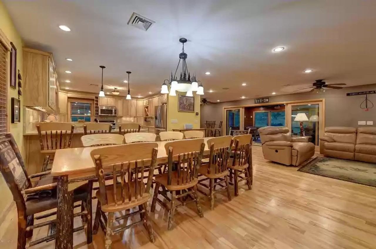 1120 Churchill St - Photo 2 of 25