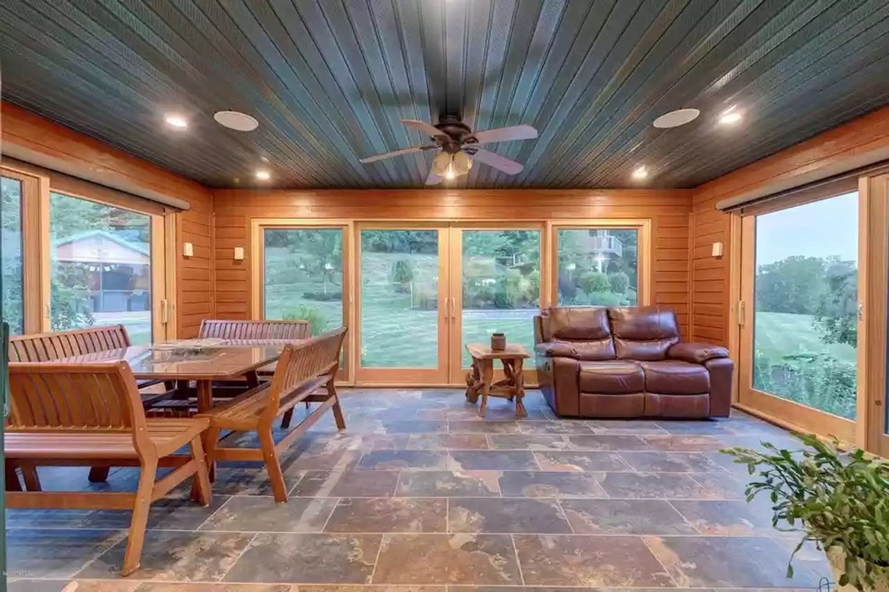 1120 Churchill St - Photo 3 of 25