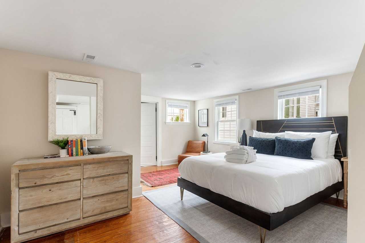 234 Ashley Ave ##B - Photo 4 of 24