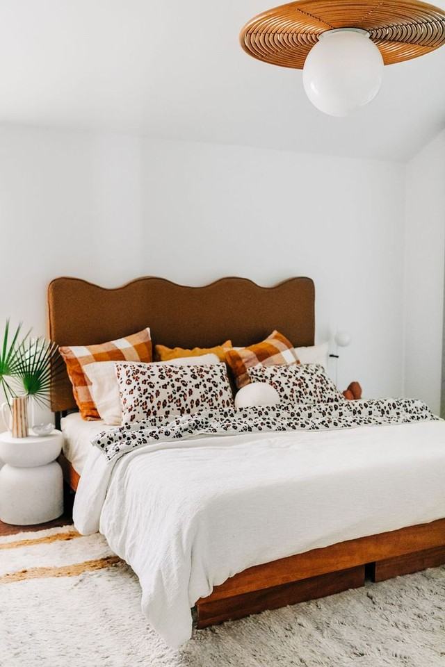 1492 Kentwood Cir - Photo 4 of 50